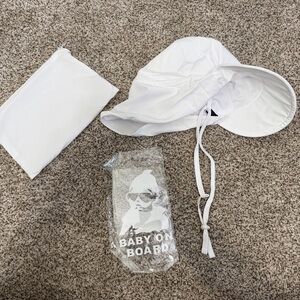 ROMS Baby Sun Hat UPF50+ – White – New with Pouch + Decal